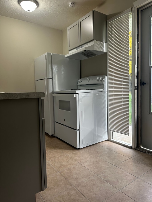 Photo - 516 Massillon Rd Unit 9