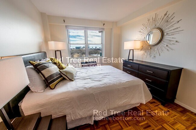 175 Freeman St Unit 416