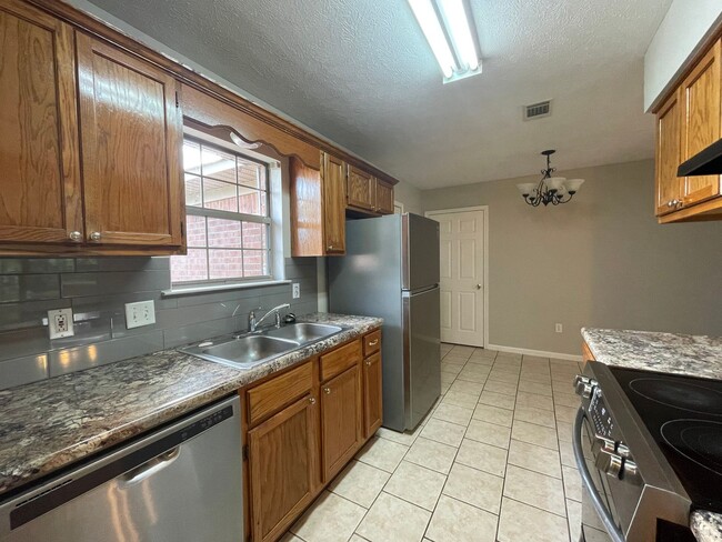 Photo - 1425 Joyner Dr