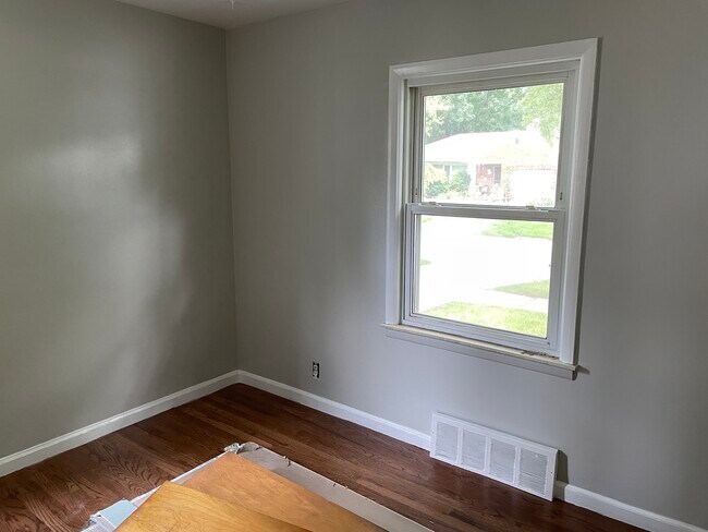 Photo - 131 W Evelyn Ave