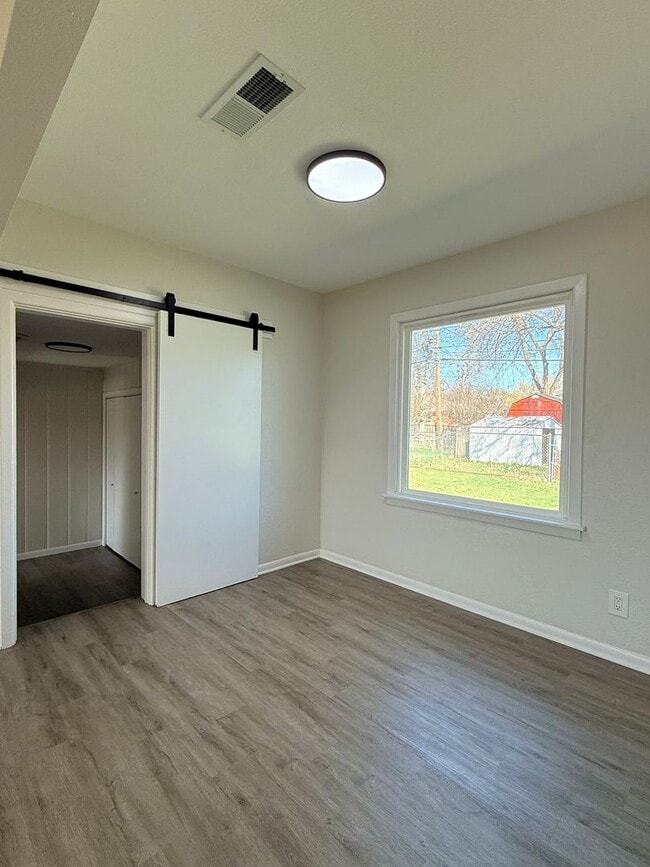 Photo - Bright & Clean 3 Bedroom 2 Bath