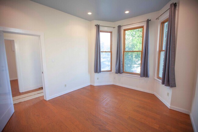 Photo - Charming Oceanveiw Renovated Single-Family...