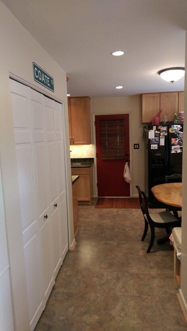 Photo - 5910 King James Dr