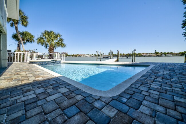 8601 E Bay Dr Unit 3