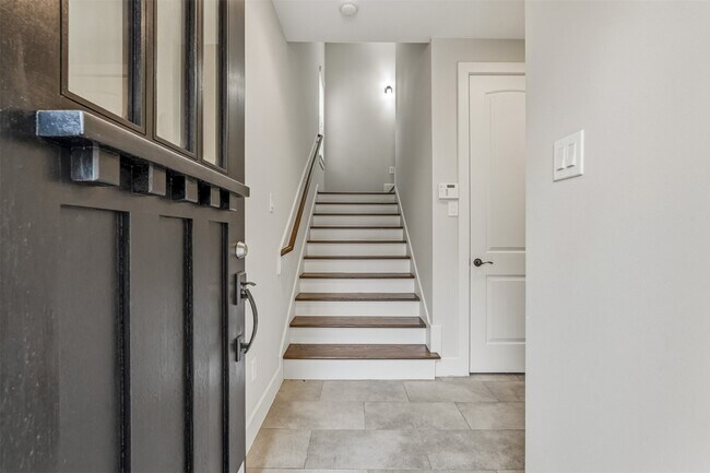 Photo - 2441 Charleston St