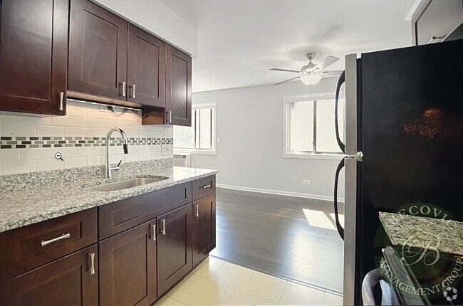 Building Photo - 7541 N Winchester Ave Rental