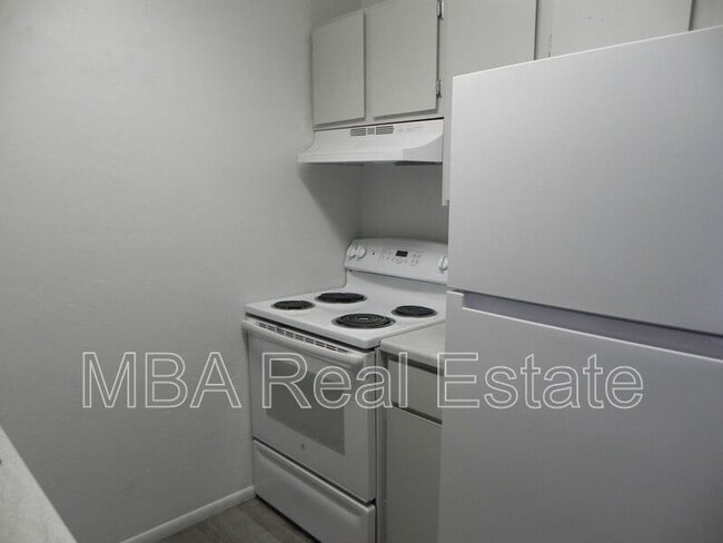 Building Photo - 610 S Granite St Unit #6