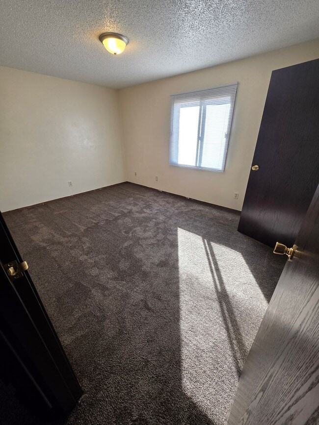 Photo - 1704 W Pasewalk Ave Unit 8