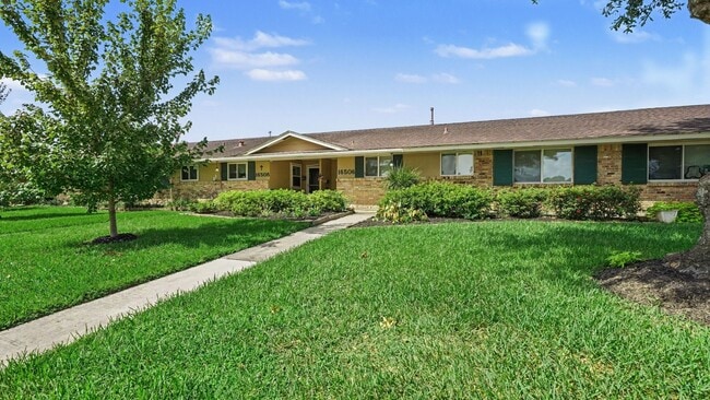 Photo - 16506 Diana Ln