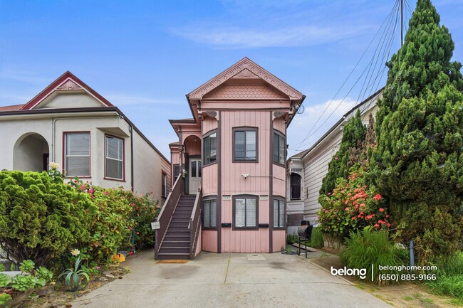 Building Photo - 3221 Helen St