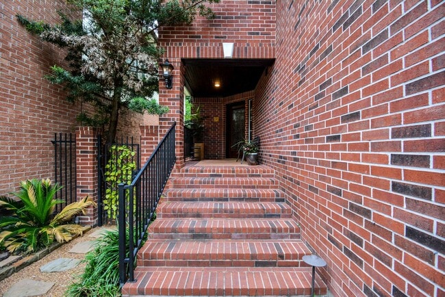 Photo - 12906 Kingsbridge Ln