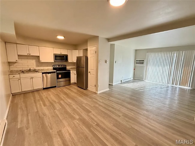 Photo - 7601 Hazelcrest Dr Unit B