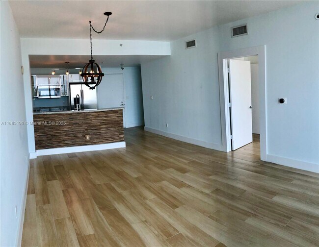 Photo - 601 NE 36th St Unit 1408