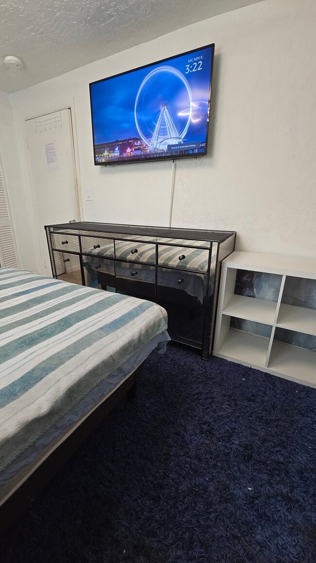 Photo - 1085 NW 24th St Unidad A