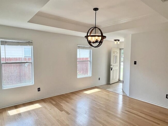 Photo - 5648 Brougham Way