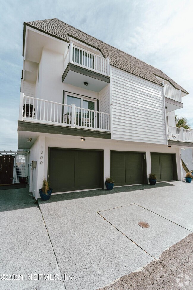 Building Photo - 1200 Ocean Front Rental