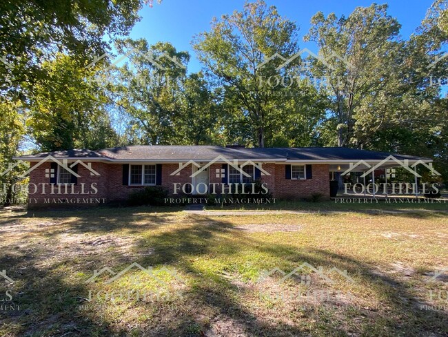 3-Bed 2-Bath Brick Home with Spacious Lot,... - 3-Bed 2-Bath Brick Home with Spacious Lot,...