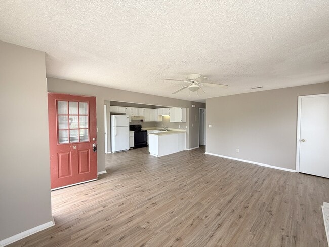 Photo - 3929 Highridge Dr SW