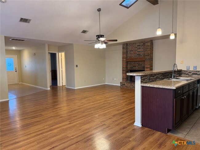 Photo - 758 Briarbend Dr