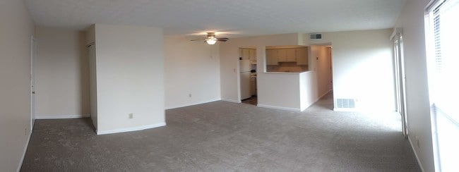 Apartamento de 2 habitaciones con sala de estar/comedor.