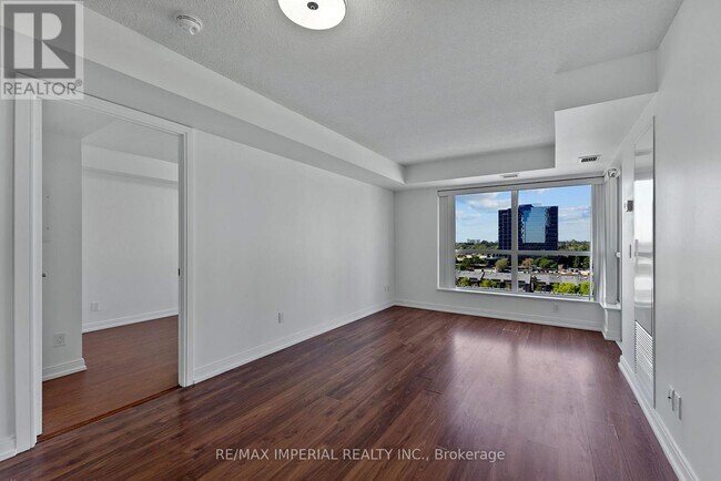 Photo - 181 Village Green Square Unité 1215