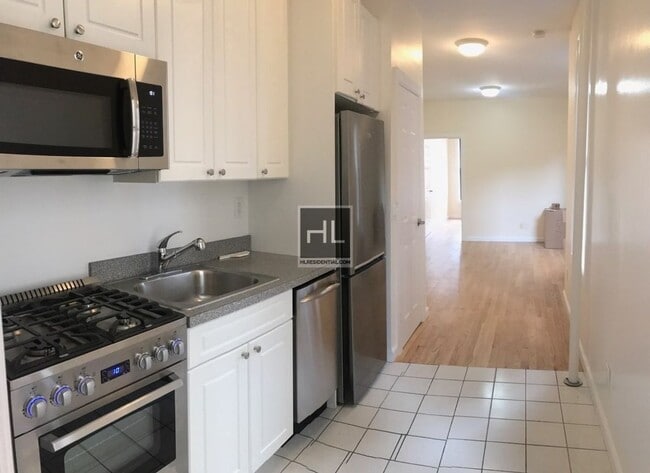 GREENWICH AVENUE - GREENWICH AVENUE Apartment Unit 1011