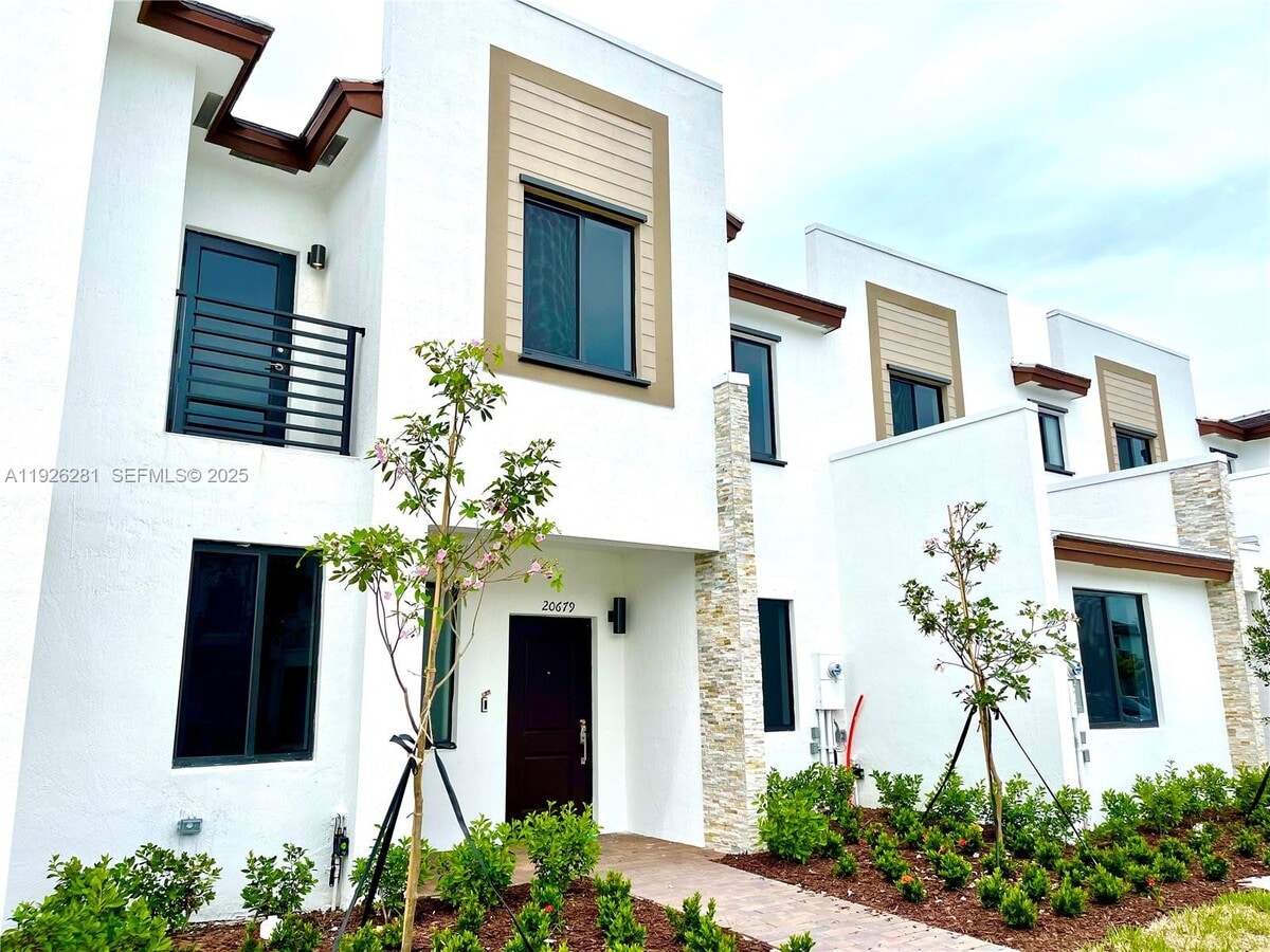 Photo - 20679 NE 7th Pl