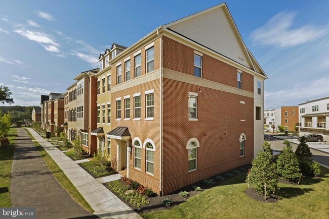 Building Photo - 3704 McLean Ave Rental