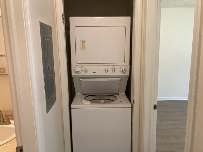 Photo - 406 Harden St Unit 406