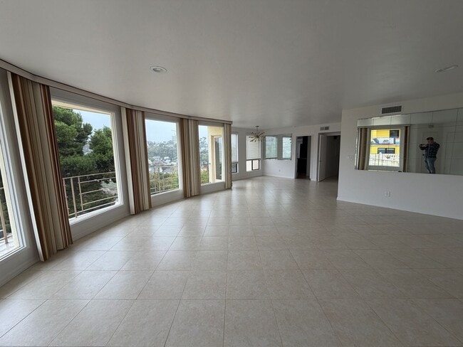 Building Photo - Gorgeous 3 bedroom house with amazing views and huge garden