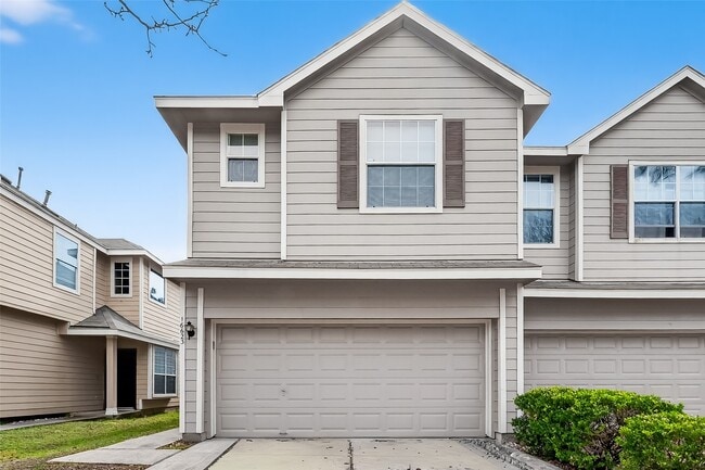 Building Photo - 16623 Newglen Ln