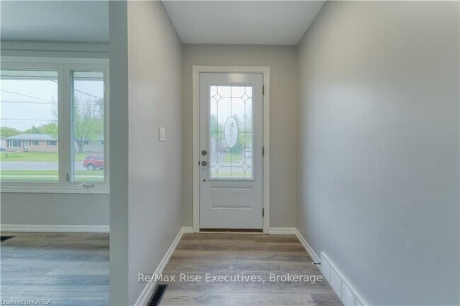 Photo - 3-Bed Main Floor | $2599 ALL-INCLUSIVE | 1 Month Rent Free! Unit 1