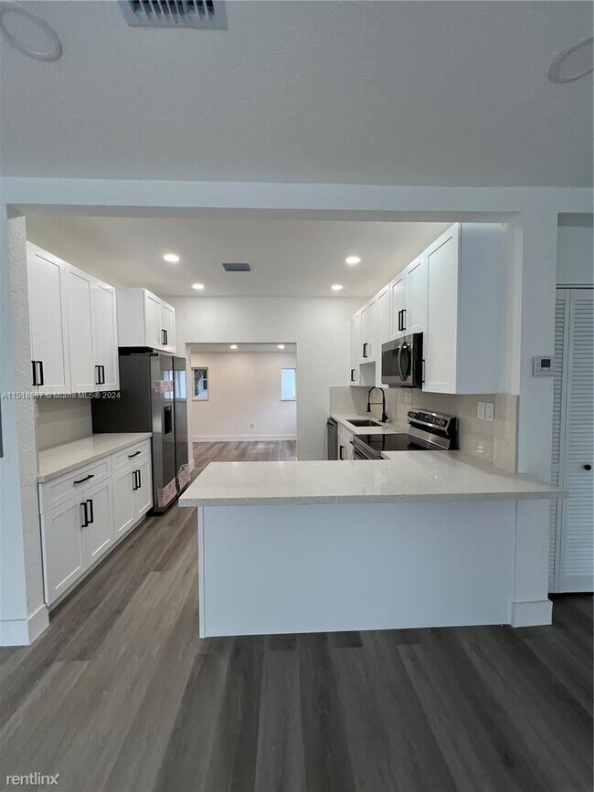 Photo - 3 br, 2.5 bath House - 5511 NW 1st Ave # 5511