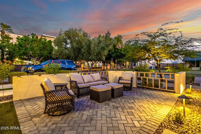 Photo - 108 W Almeria Rd