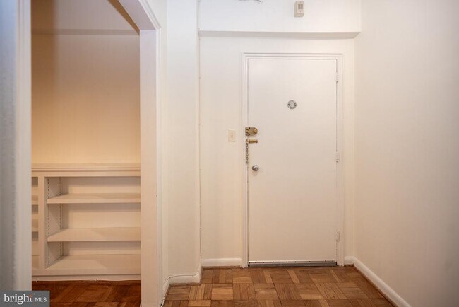 2500 Q St NW Unit 506