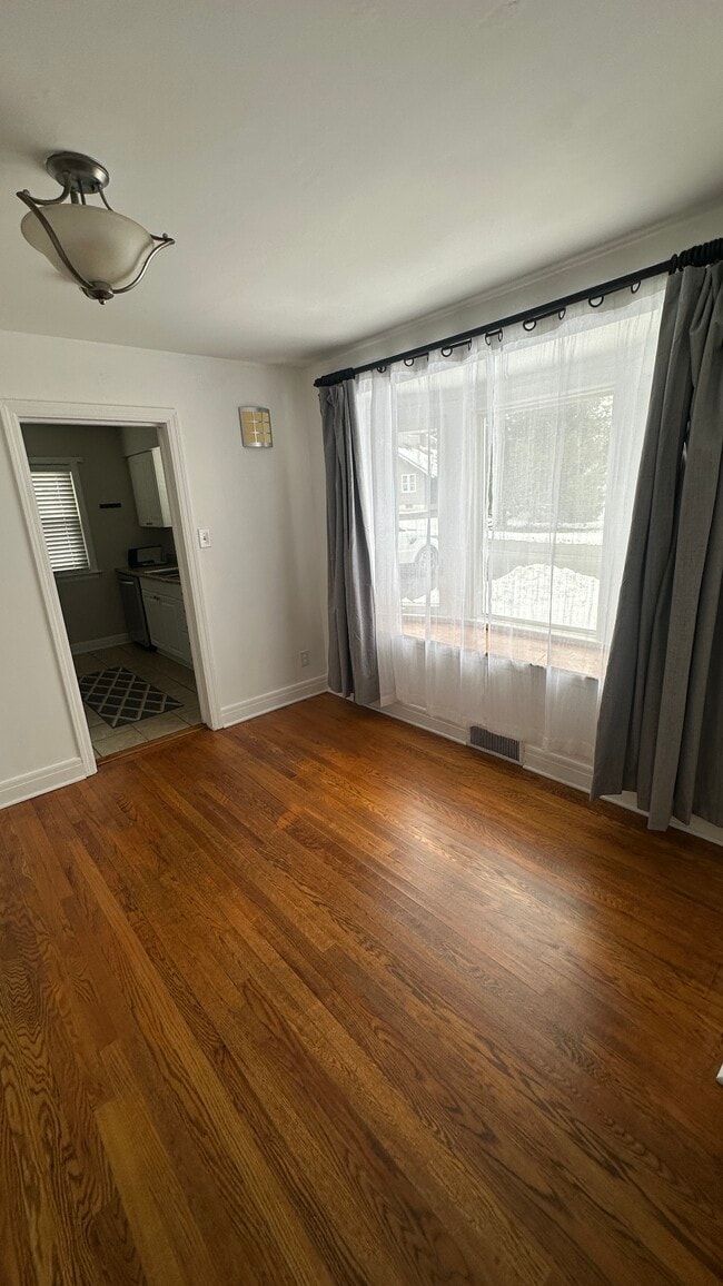 Photo - 19 Elmhurst Ave