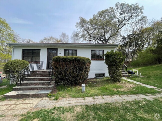 Building Photo - 7 Goldman Rd Rental