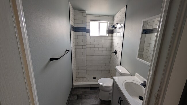 Photo - 1810 Morrie Ave