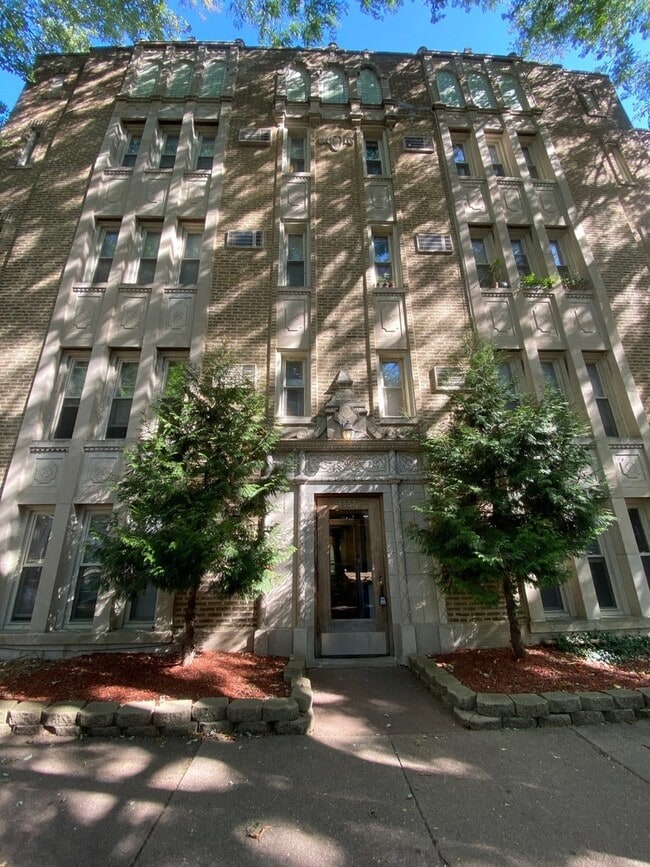 Building Photo - 1332 W Hood Ave Unit 104