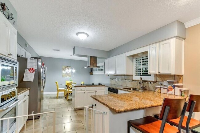Photo - 5610 Duxbury St