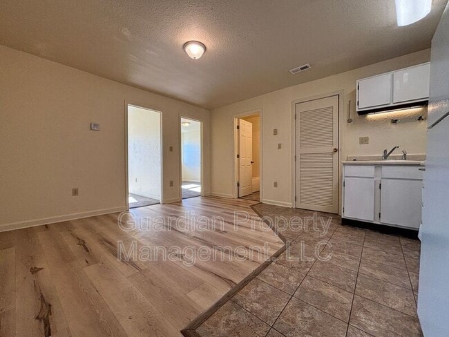 Photo - 114 E 3rd St