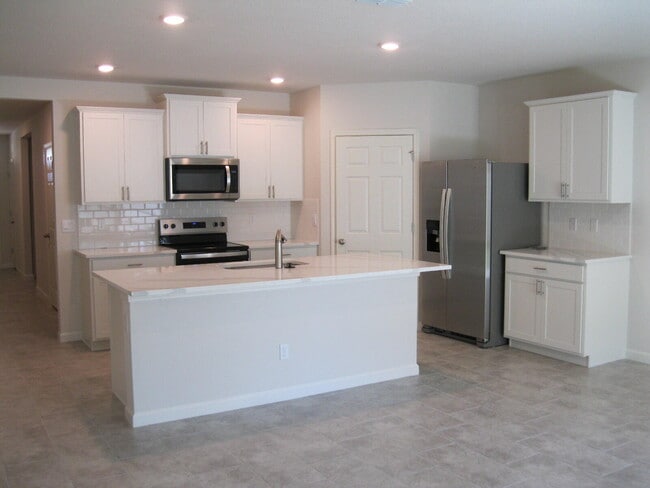 Photo - 476 Seafoam Cir