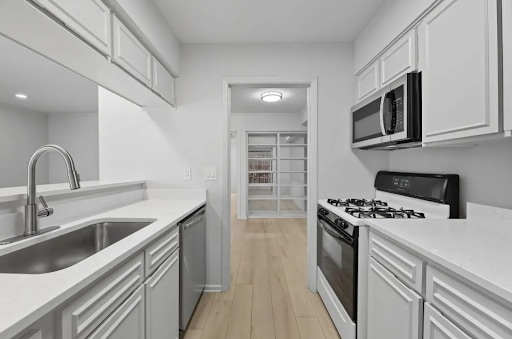 Fotografía del edificio - 7920 Rockwood Ln Unidad 240