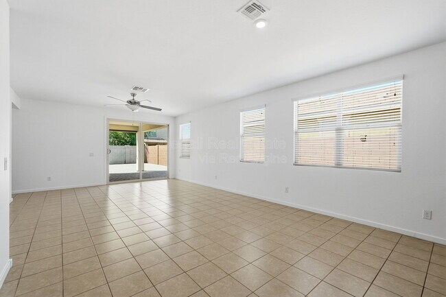 Photo - 13300 N 141st Ln