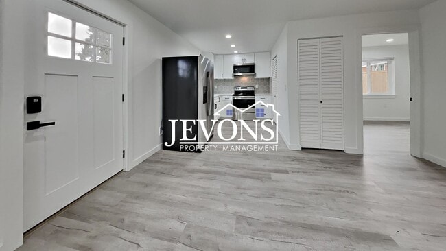 Photo - 6114 N 49th St Townhome