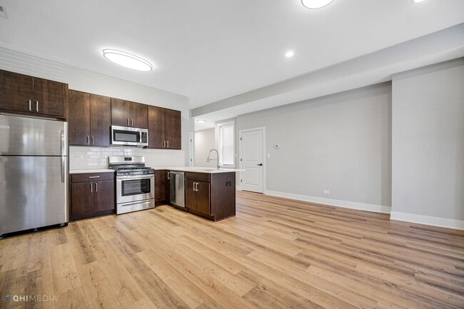 Photo - 2735 W Polk St Unit 2