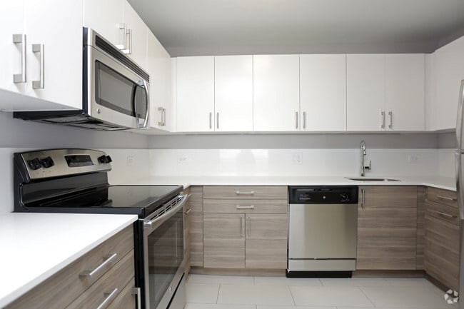 2 BR, 2 BA - kitchen