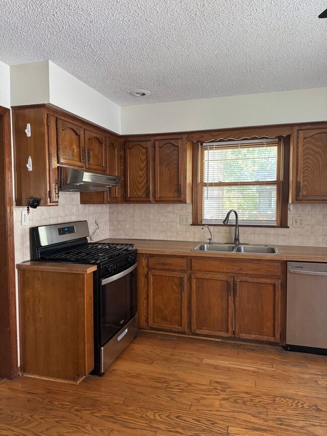 4008 SW 10th St Terrace