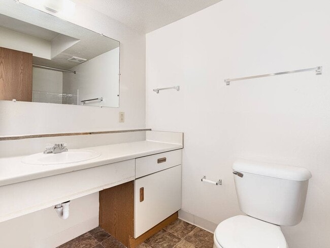 Oak Shores Apartments