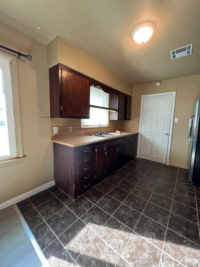 Photo - 3818 NW Bell- AVAILABLE NOW!